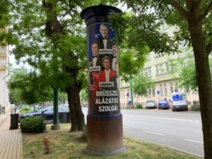 Foto: manifesto di propaganda elettorale a Szeged.